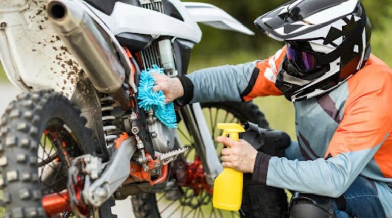 3 Tips for Choosing Dirt Bike Gear That Matches Your Riding Style